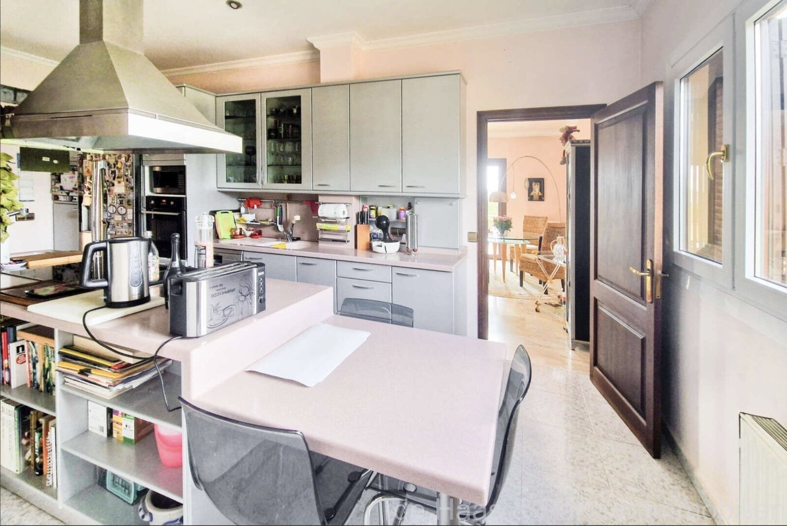 Finca villa within walking distance of the village with large pool and panoramic views