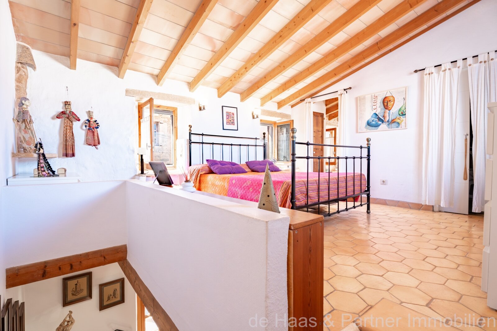 Charming townhouse with pool and small garden in a quiet location 
