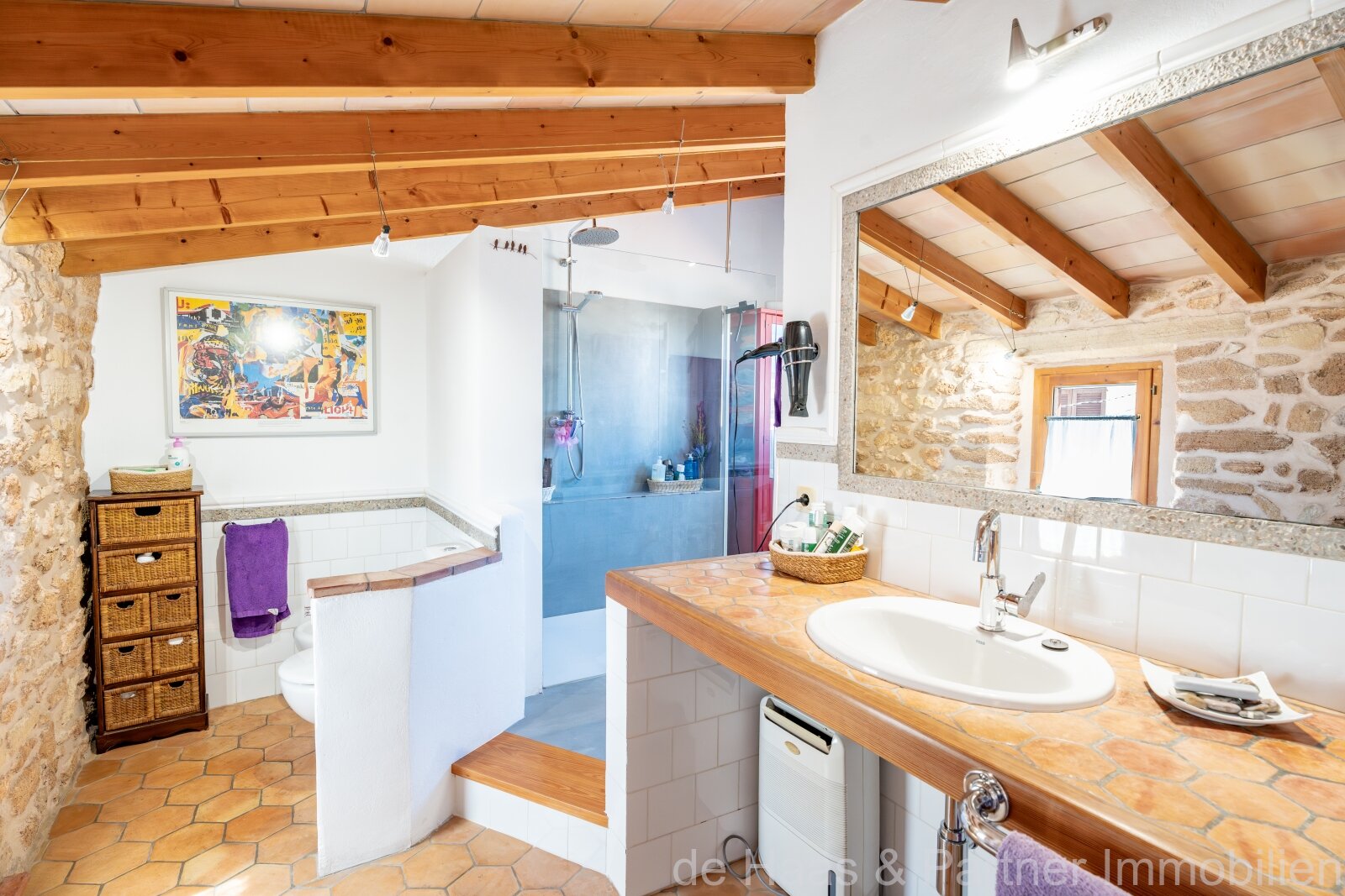 Charming townhouse with pool and small garden in a quiet location 