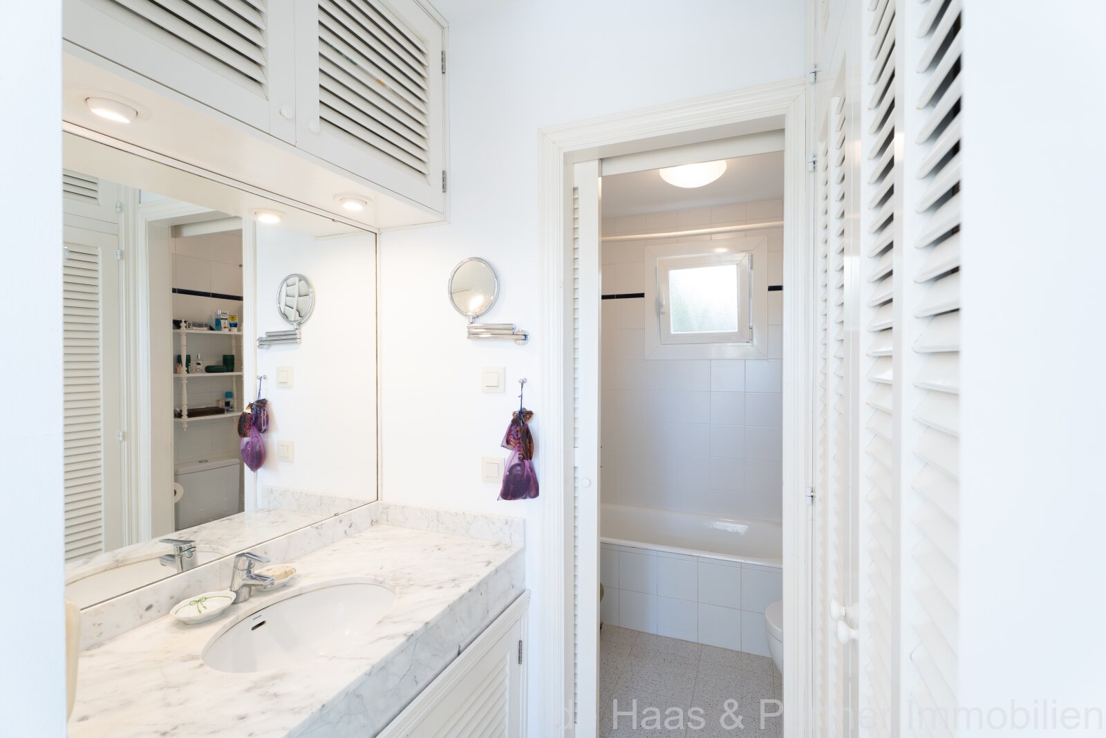 Bonito apartamento con vistas al mar y pequeño jardín