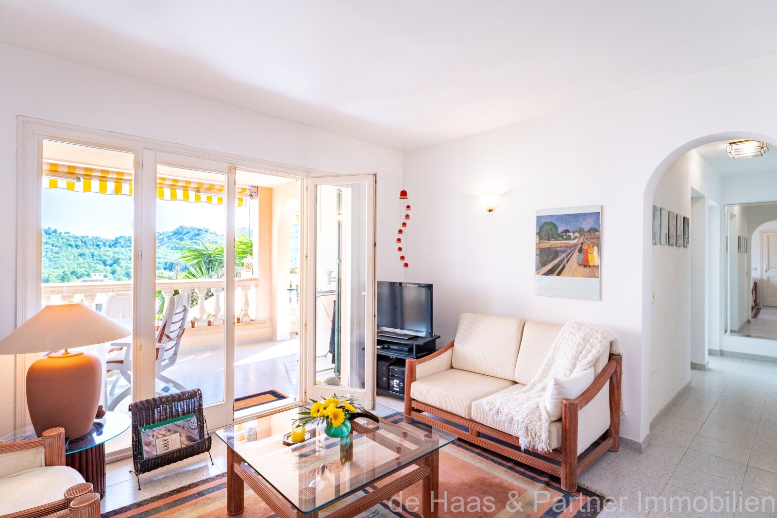 Bonito apartamento con vistas al mar y pequeño jardín