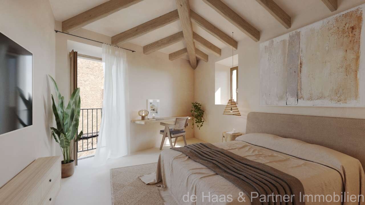 Casa adosada céntrica con patio y piscina 