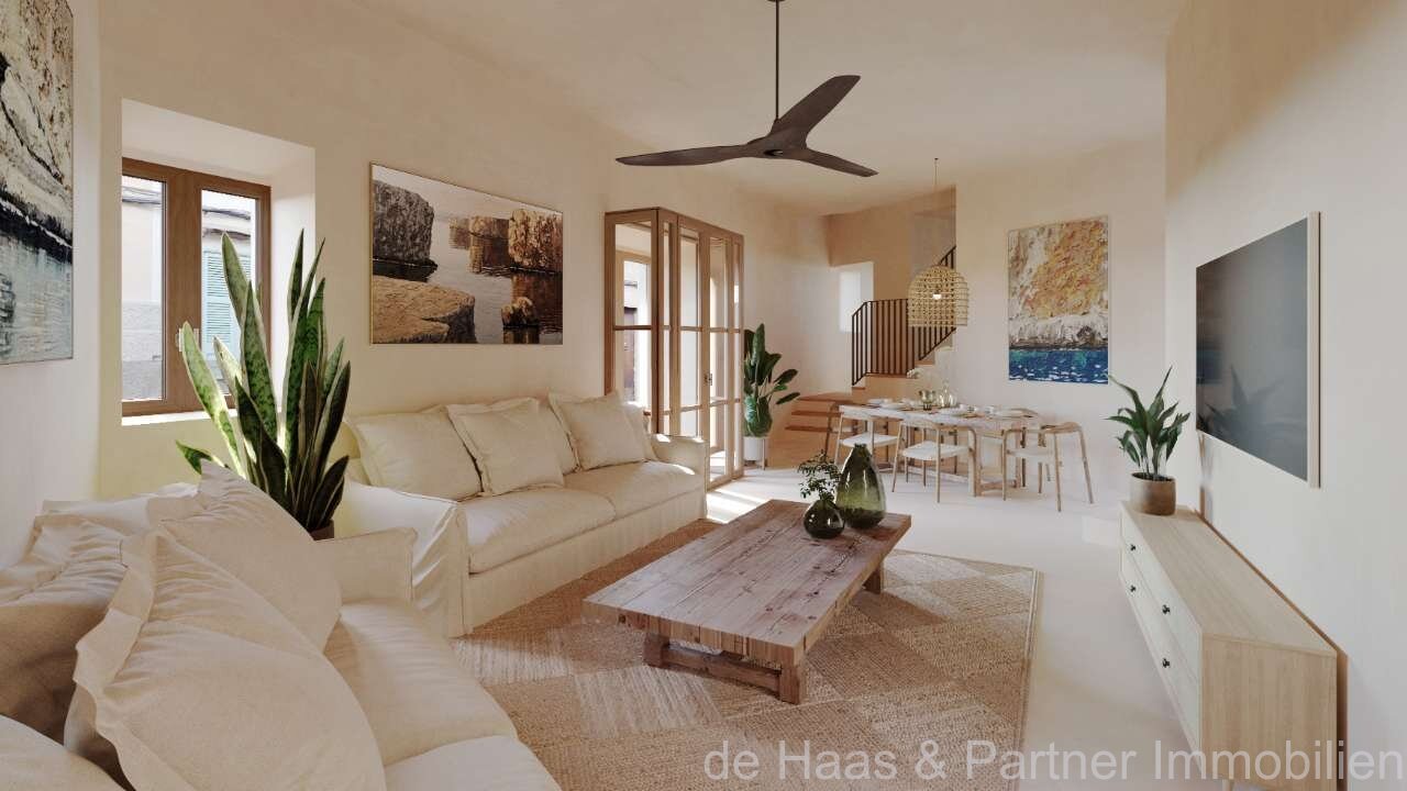 Casa adosada céntrica con patio y piscina 