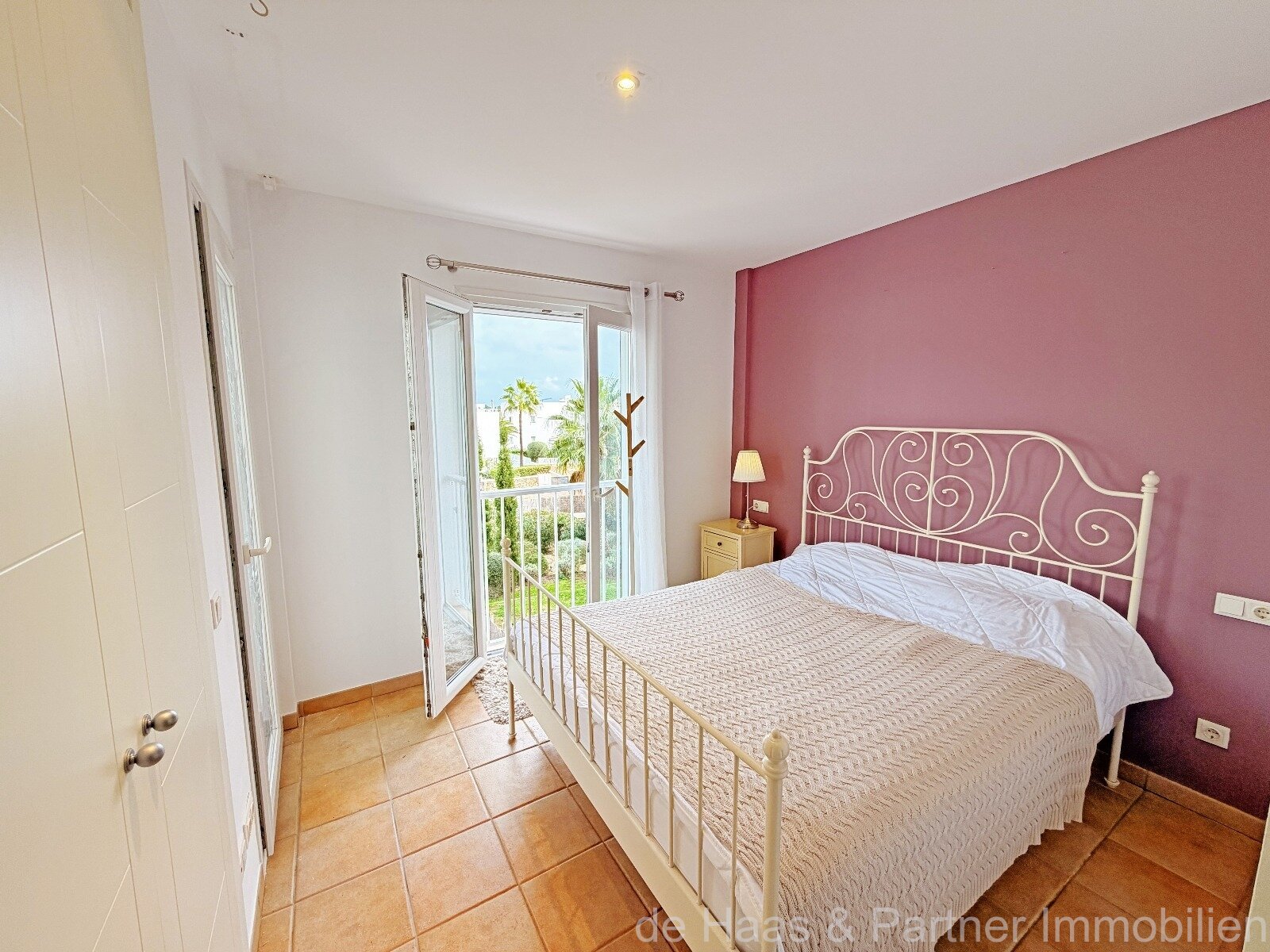 Apartamento moderno cerca de un puerto deportivo