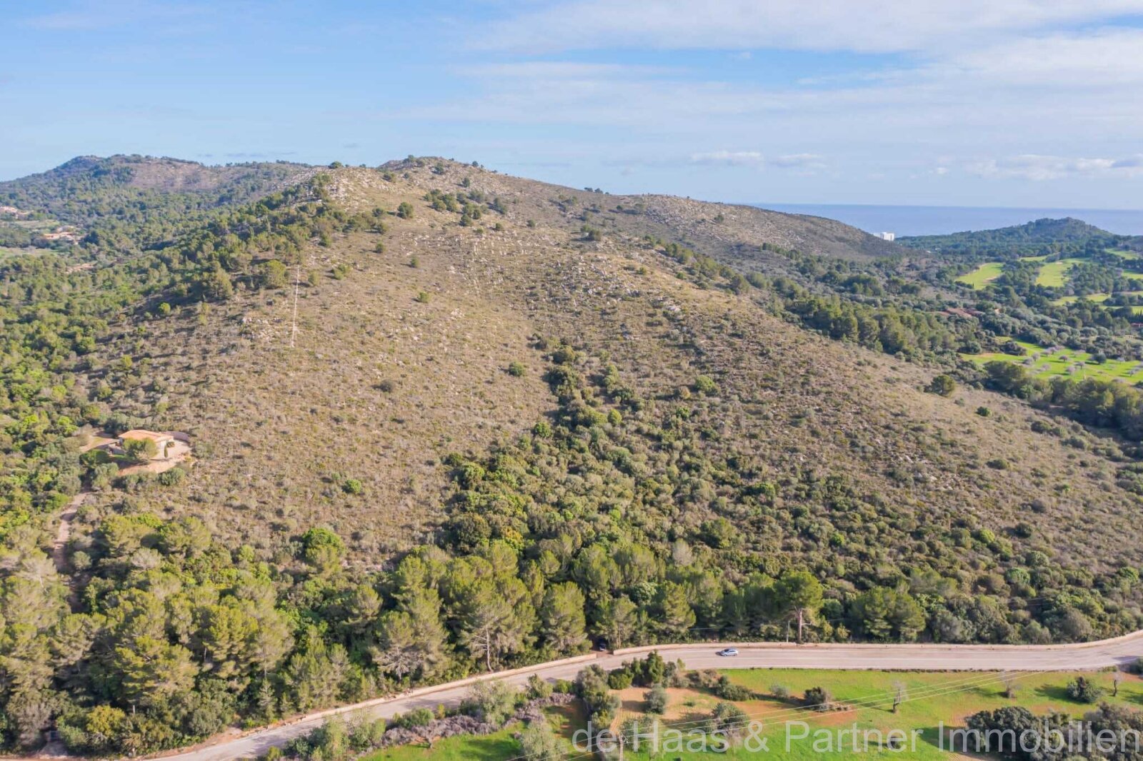 Terreno edificable con vistas panorámicas y cerca del mar