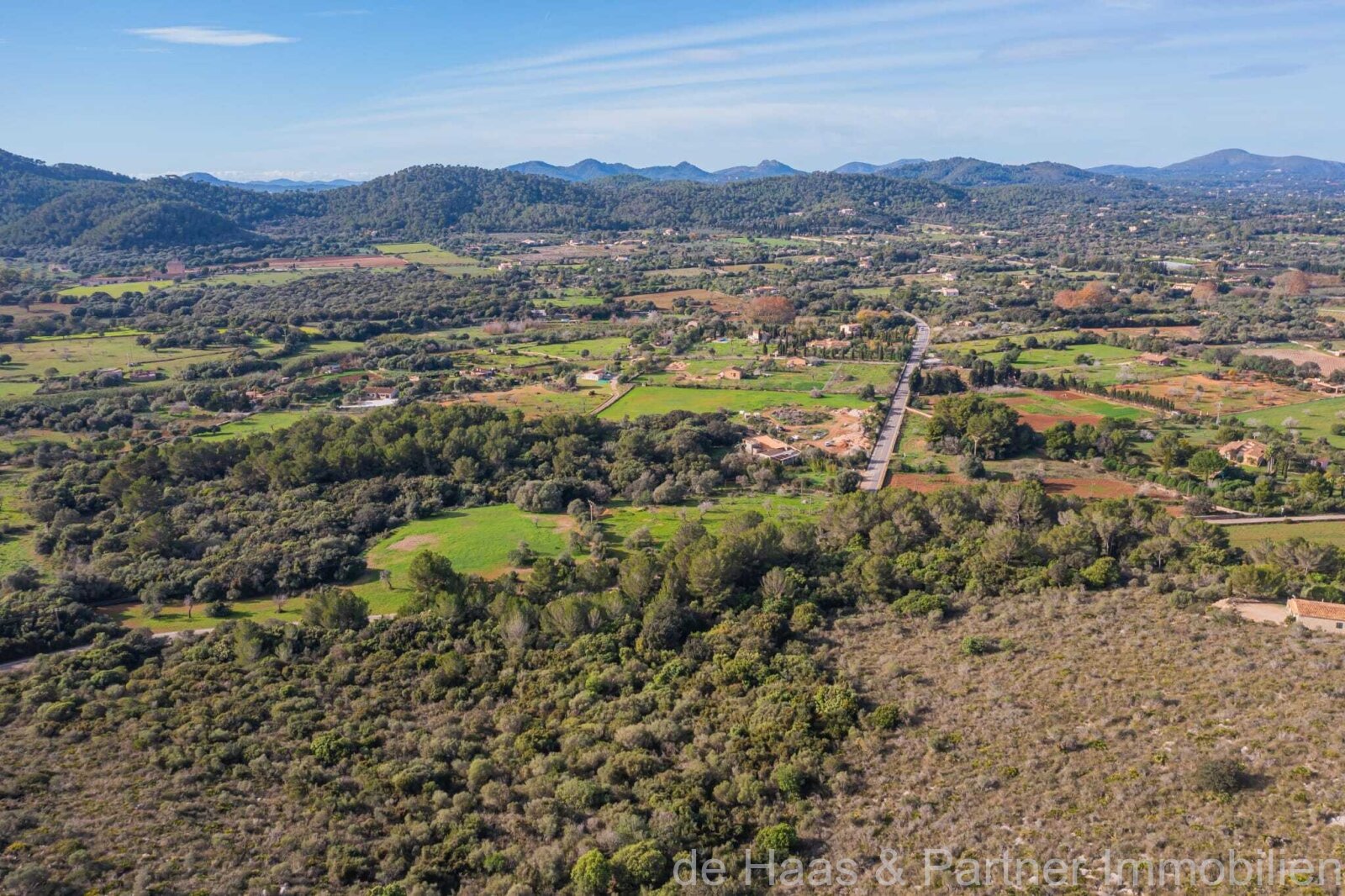 Terreno edificable con vistas panorámicas y cerca del mar