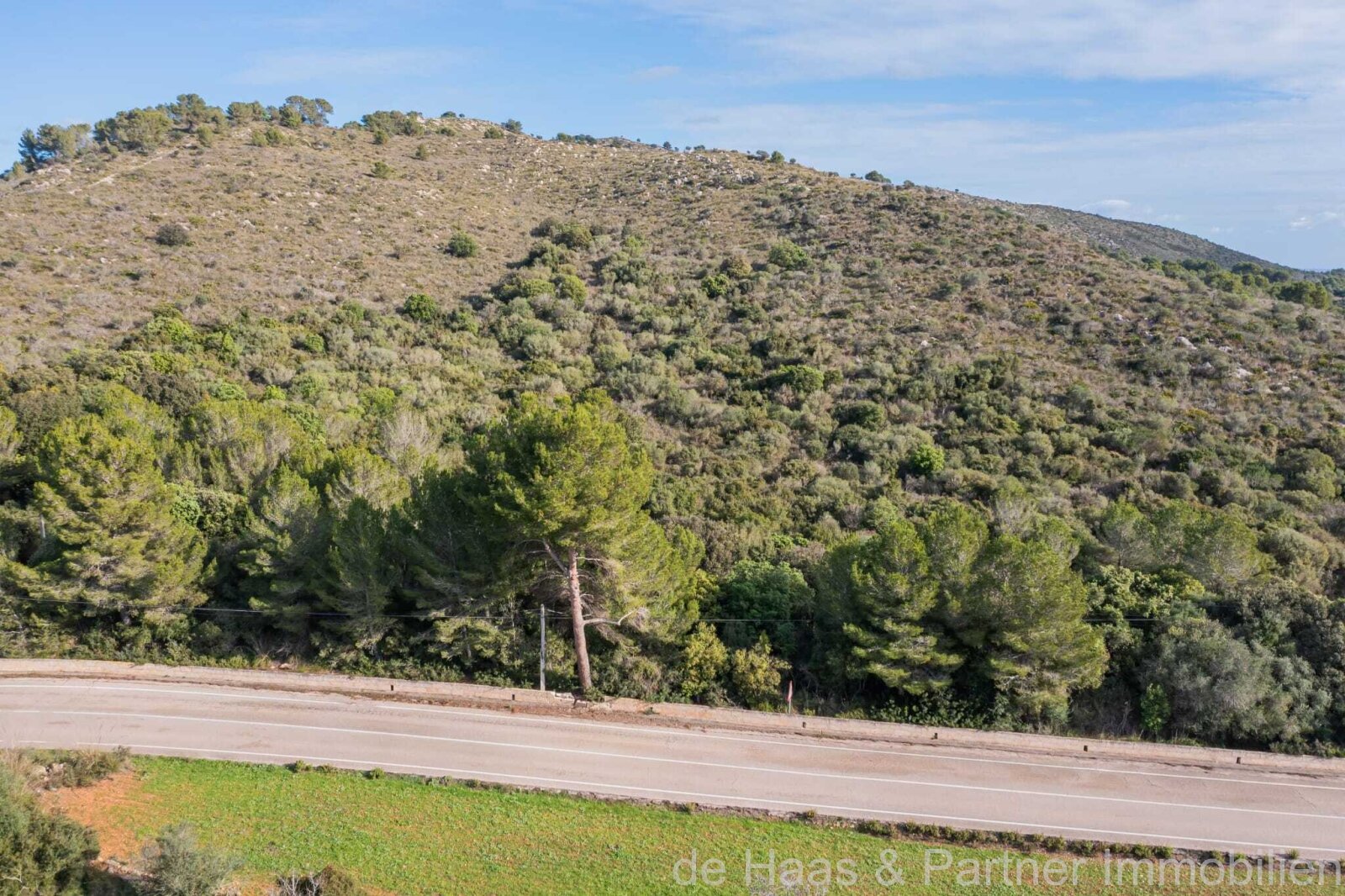 Terreno edificable con vistas panorámicas y cerca del mar