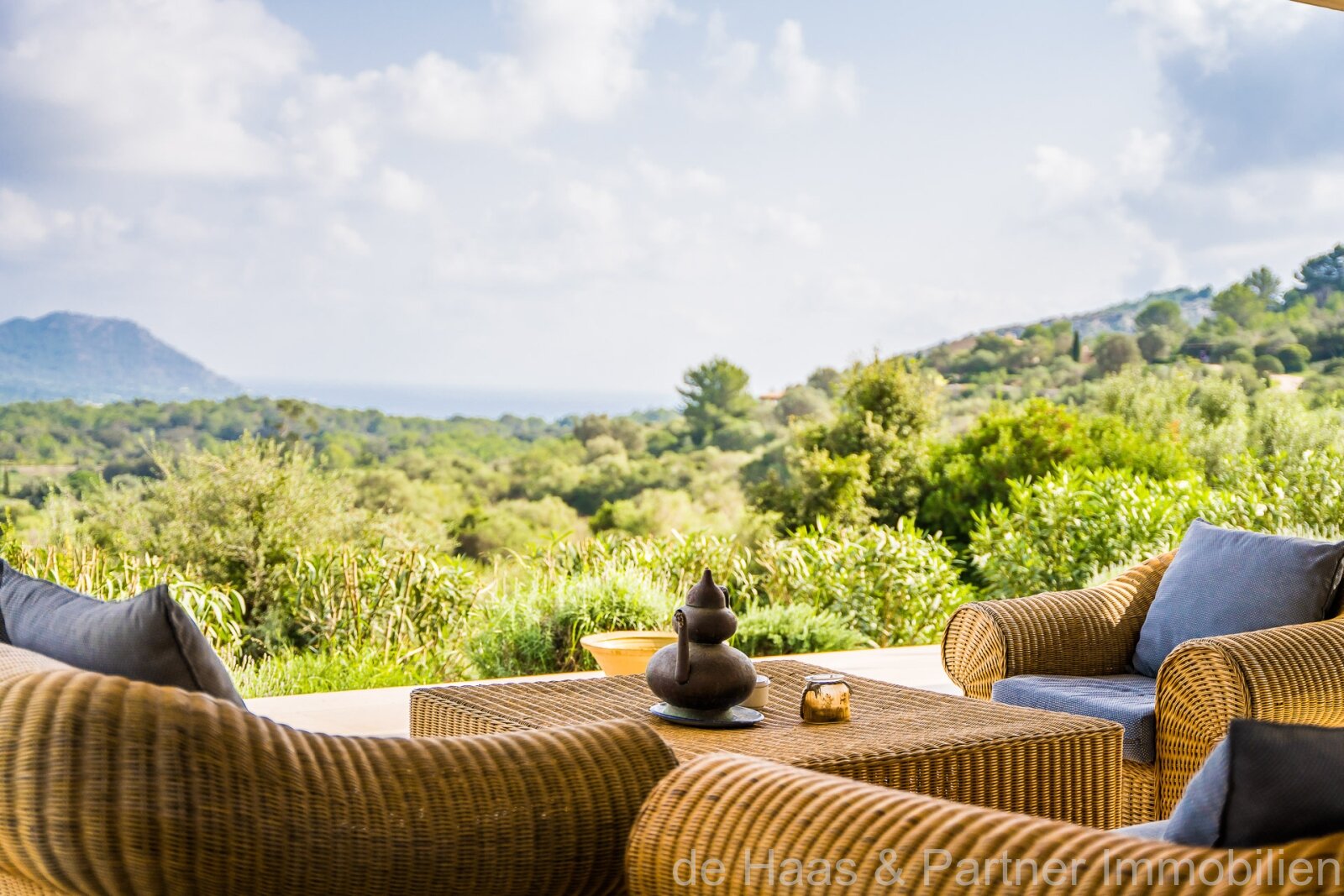 Finca muy grande en una ubicación privilegiada con fantásticas vistas al mar