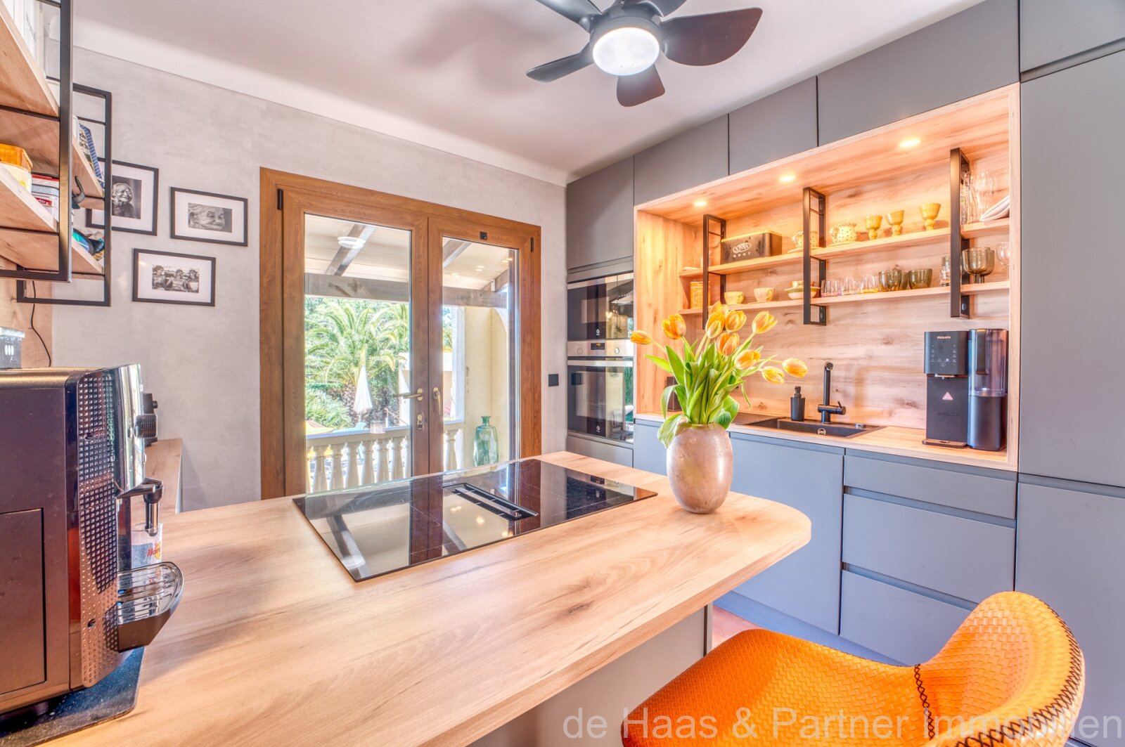 Chalet con gran piscina a solo 100 m del mar