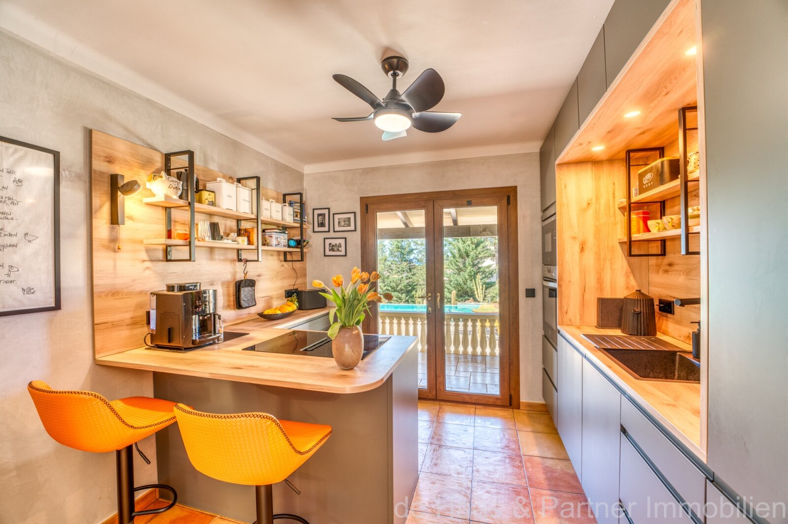 Chalet con gran piscina a solo 100 m del mar