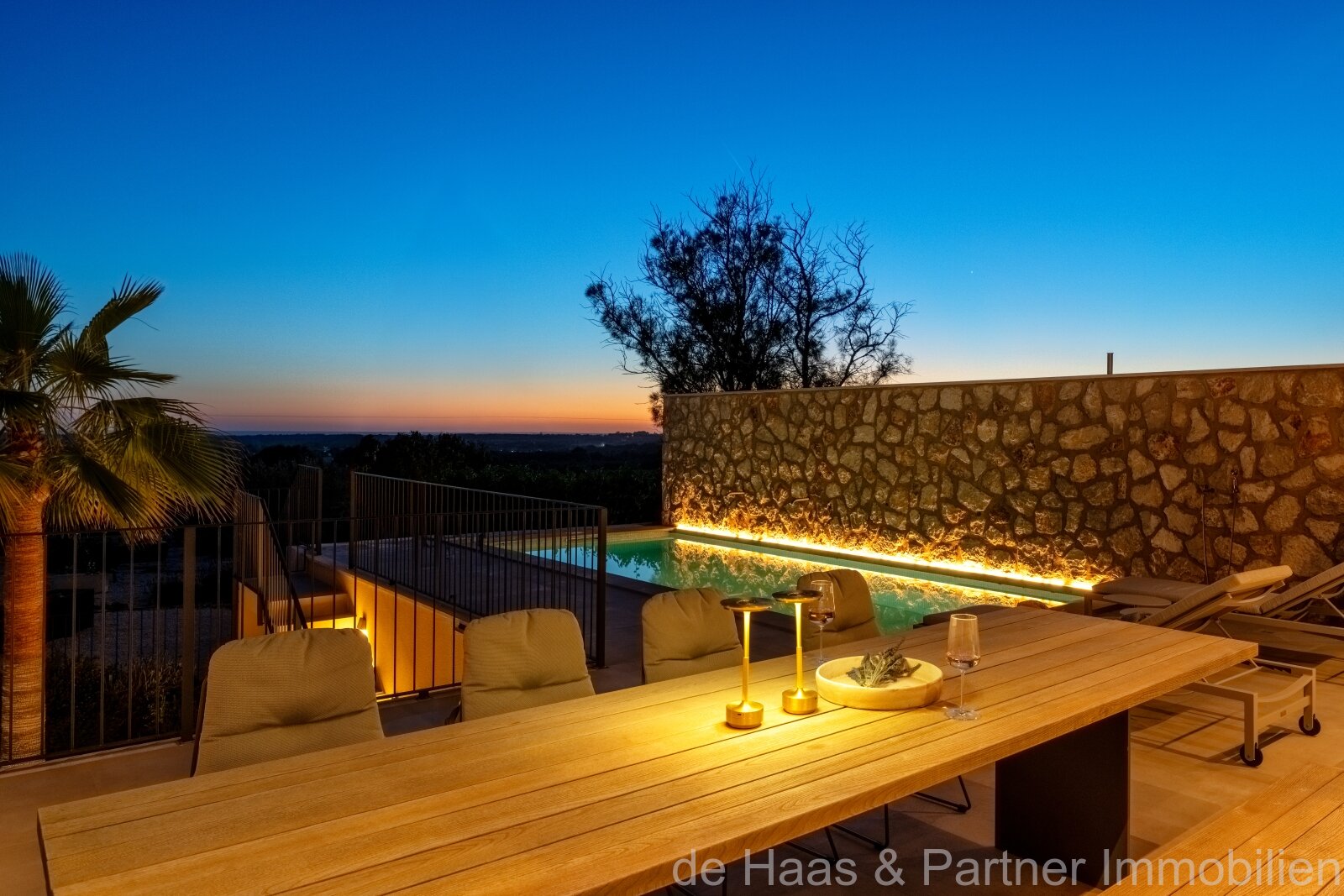 Ses Salines: Casa adosada de lujo cerca de la playa de Es Trenc, con vistas panorámicas al mar y una calidad de construcción excepcional 
