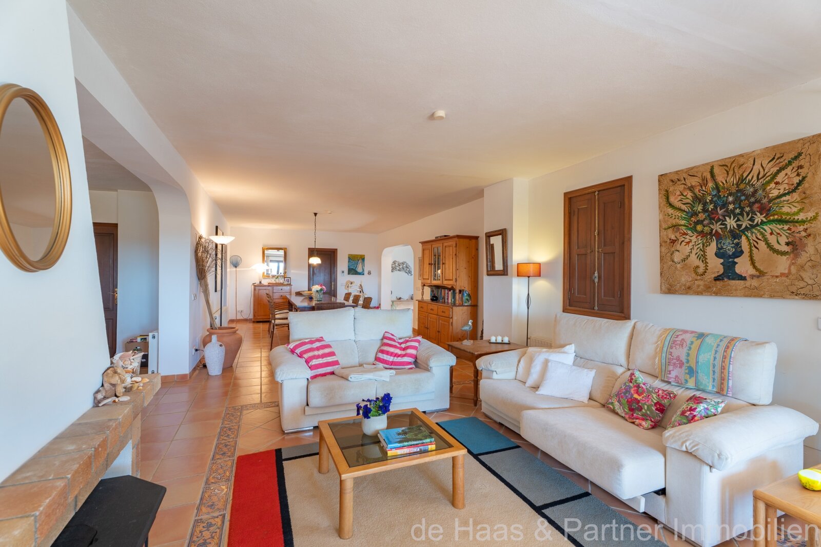 Gran finca familiar de estilo mallorquín con vistas panorámicas al mar, amplio jardín, limoneros y una pequeña casita 