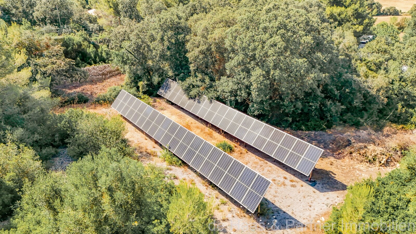 Finca mediterránea de piedra natural con licencia ETV, jardín idílico, piscina y vistas al mar