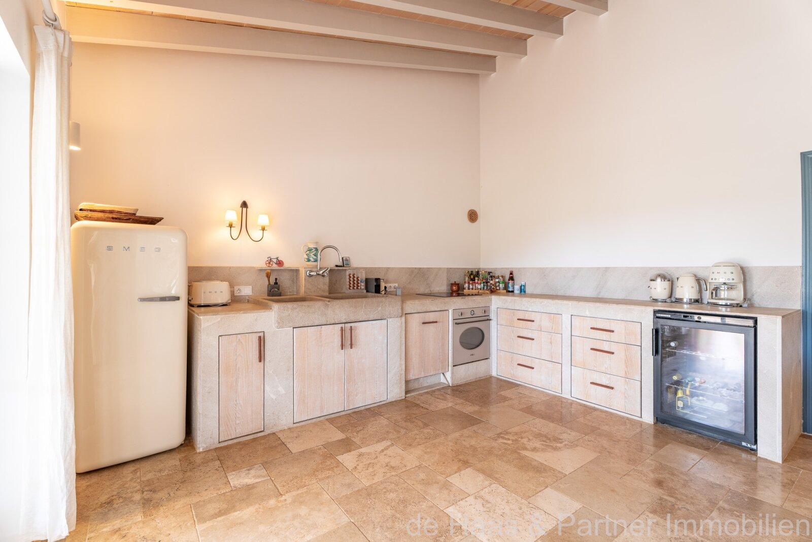 Finca mediterránea de piedra natural con licencia ETV, jardín idílico, piscina y vistas al mar