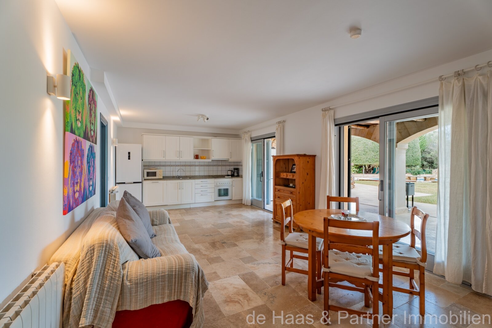 Finca mediterránea de piedra natural con licencia ETV, jardín idílico, piscina y vistas al mar