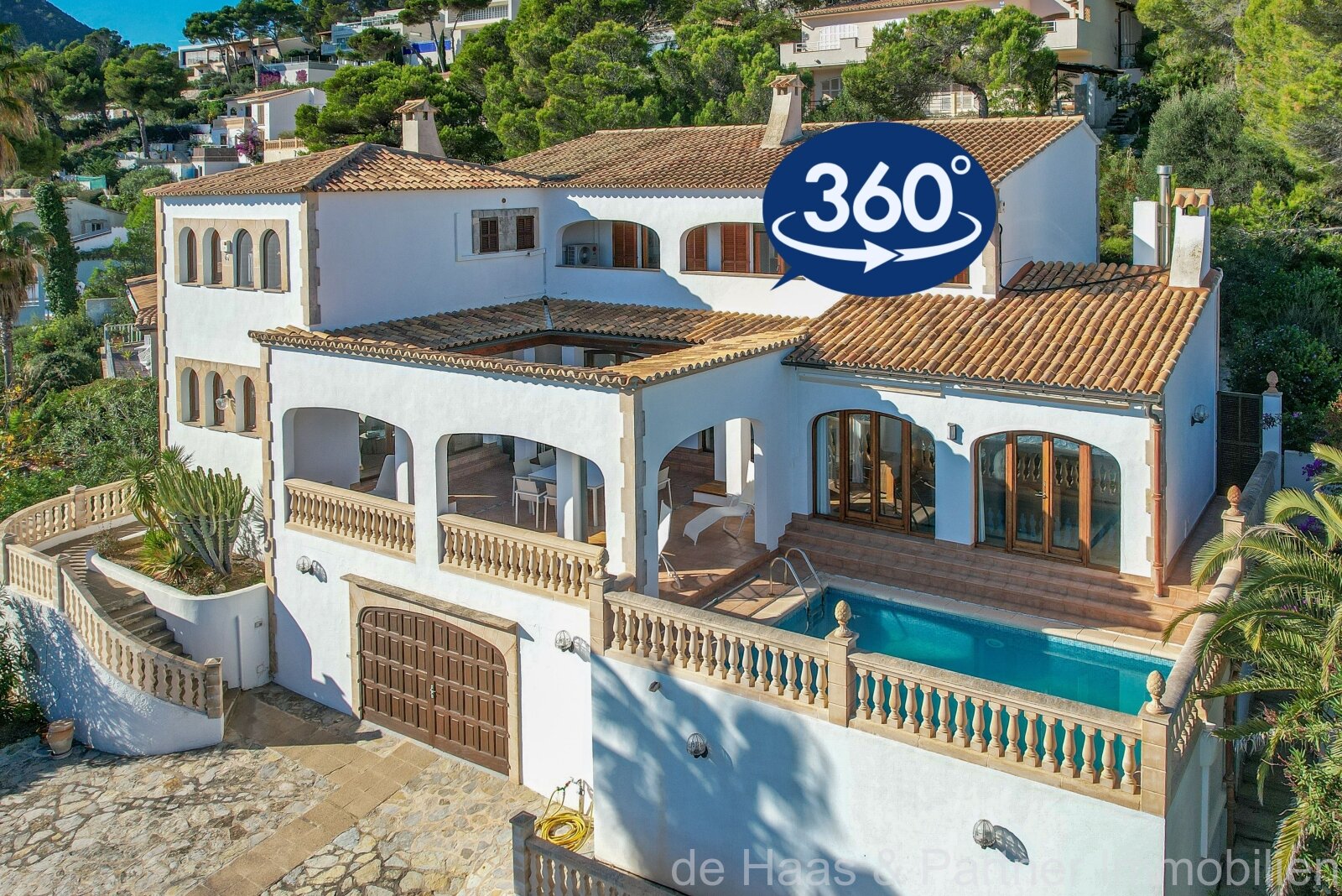 Amplio chalet familiar en una ubicación privilegiada con perfectas vistas al mar en Font de Sa Cala