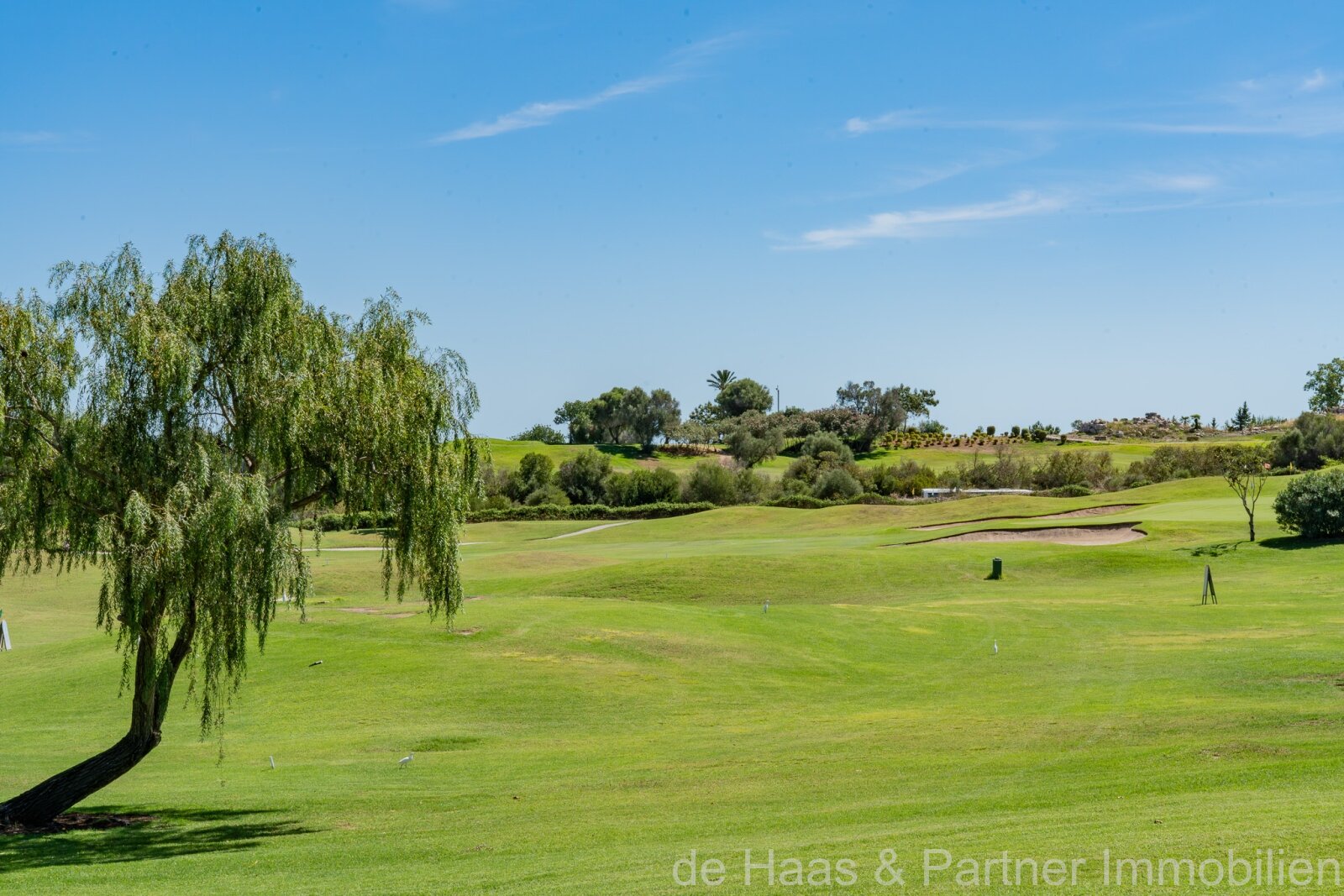 Elegante vivienda adosada en primera línea de campo de golf en el Pula Golf Resort