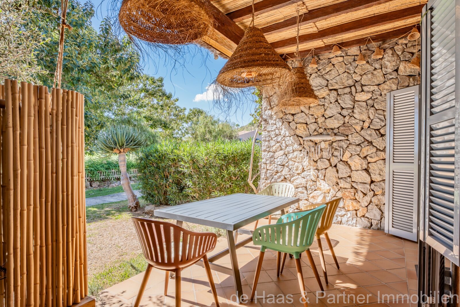 Elegante vivienda adosada en primera línea de campo de golf en el Pula Golf Resort