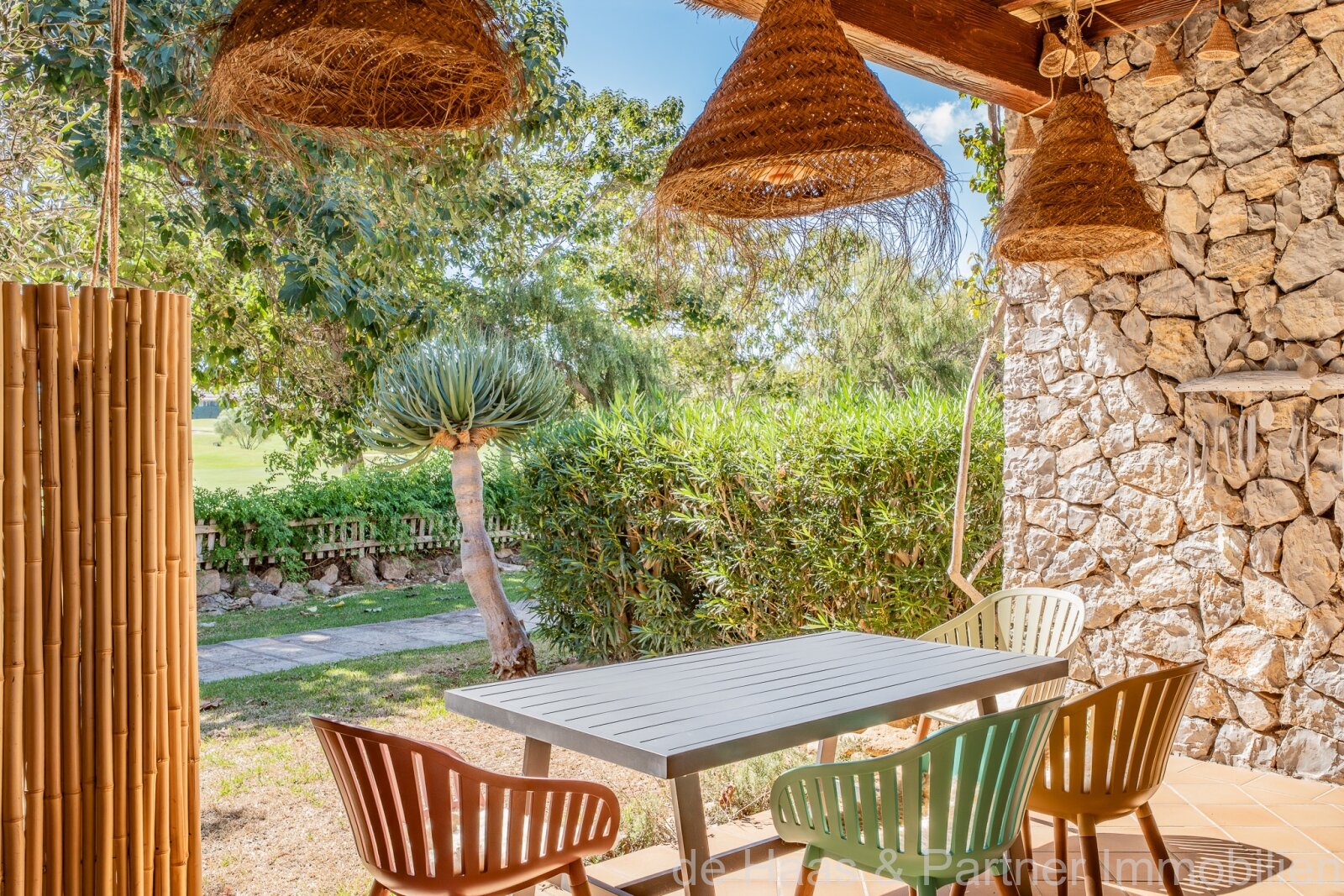 Elegante vivienda adosada en primera línea de campo de golf en el Pula Golf Resort