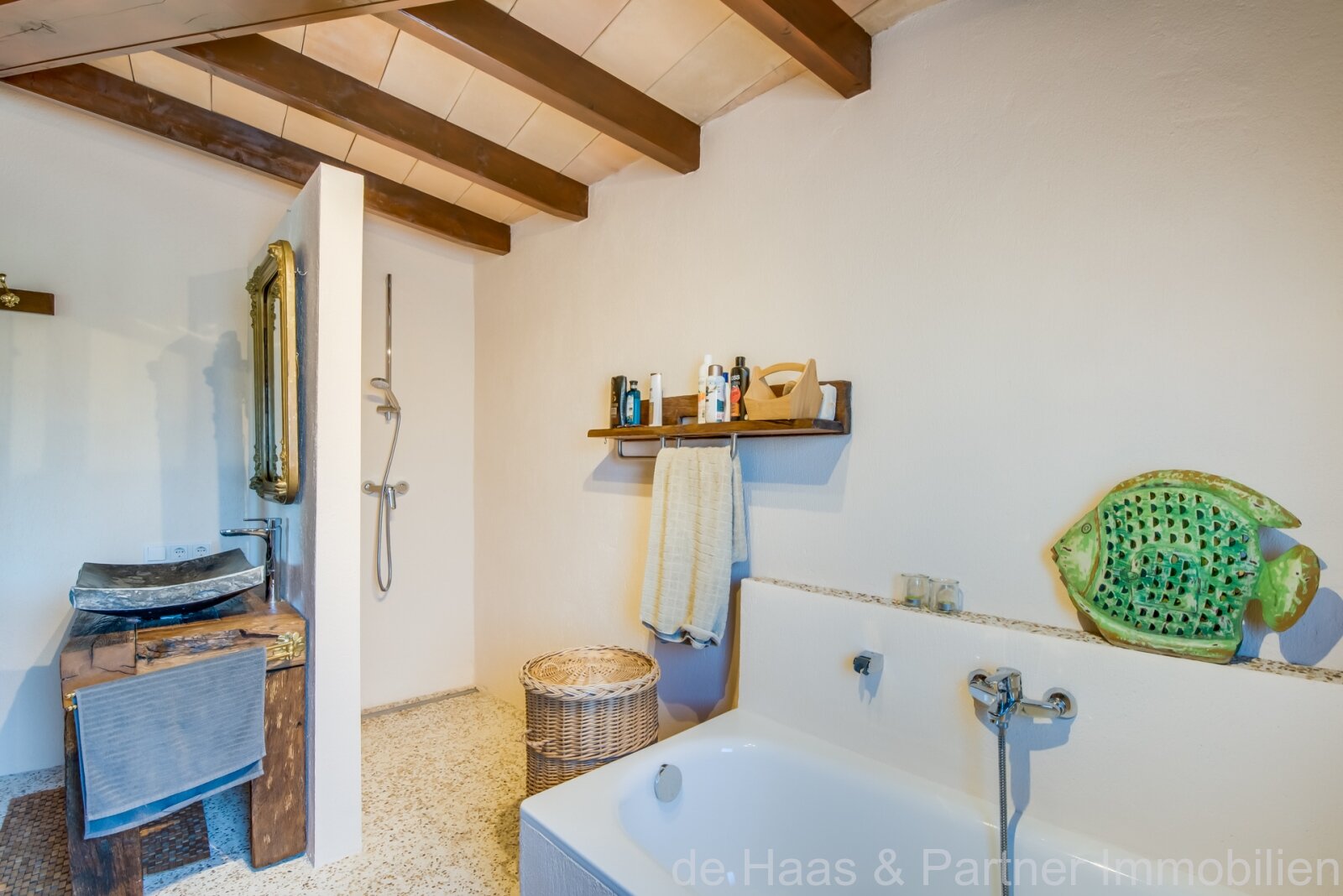 Finca reformada con piscina y vistas a la montaña cerca de Capdepera