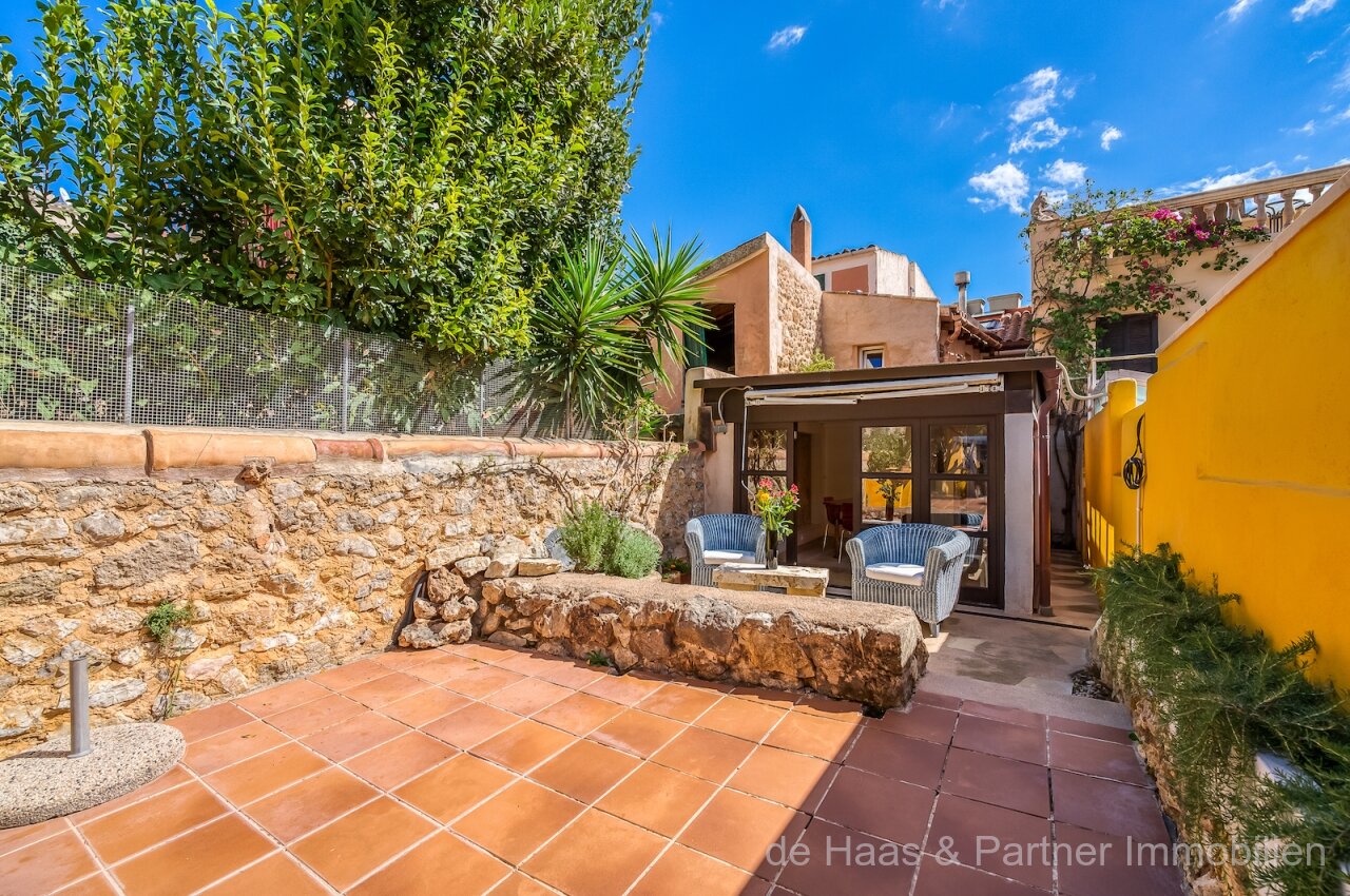 Casa individual con excelentes instalaciones y hermoso patio