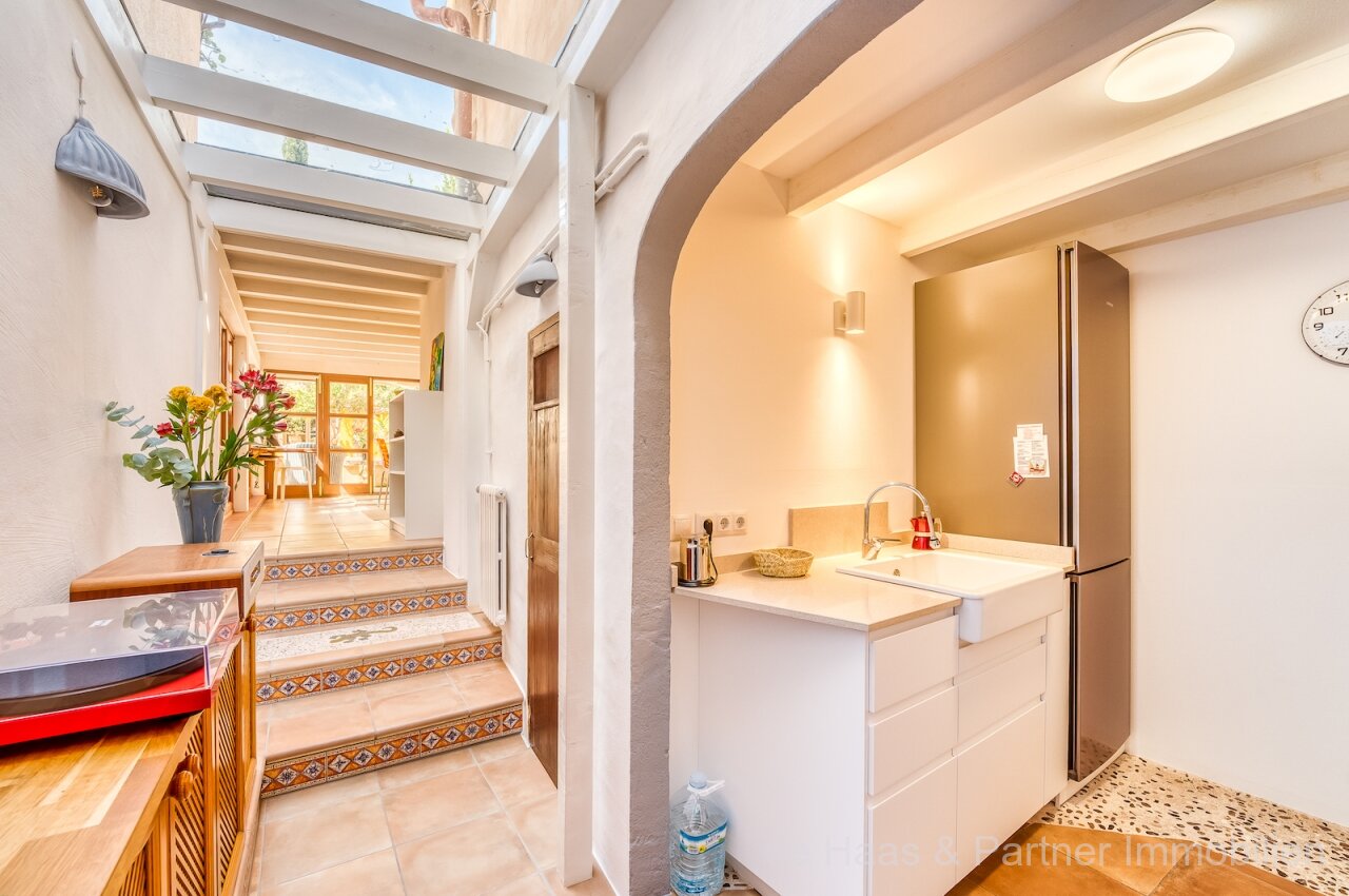 Casa individual con excelentes instalaciones y hermoso patio