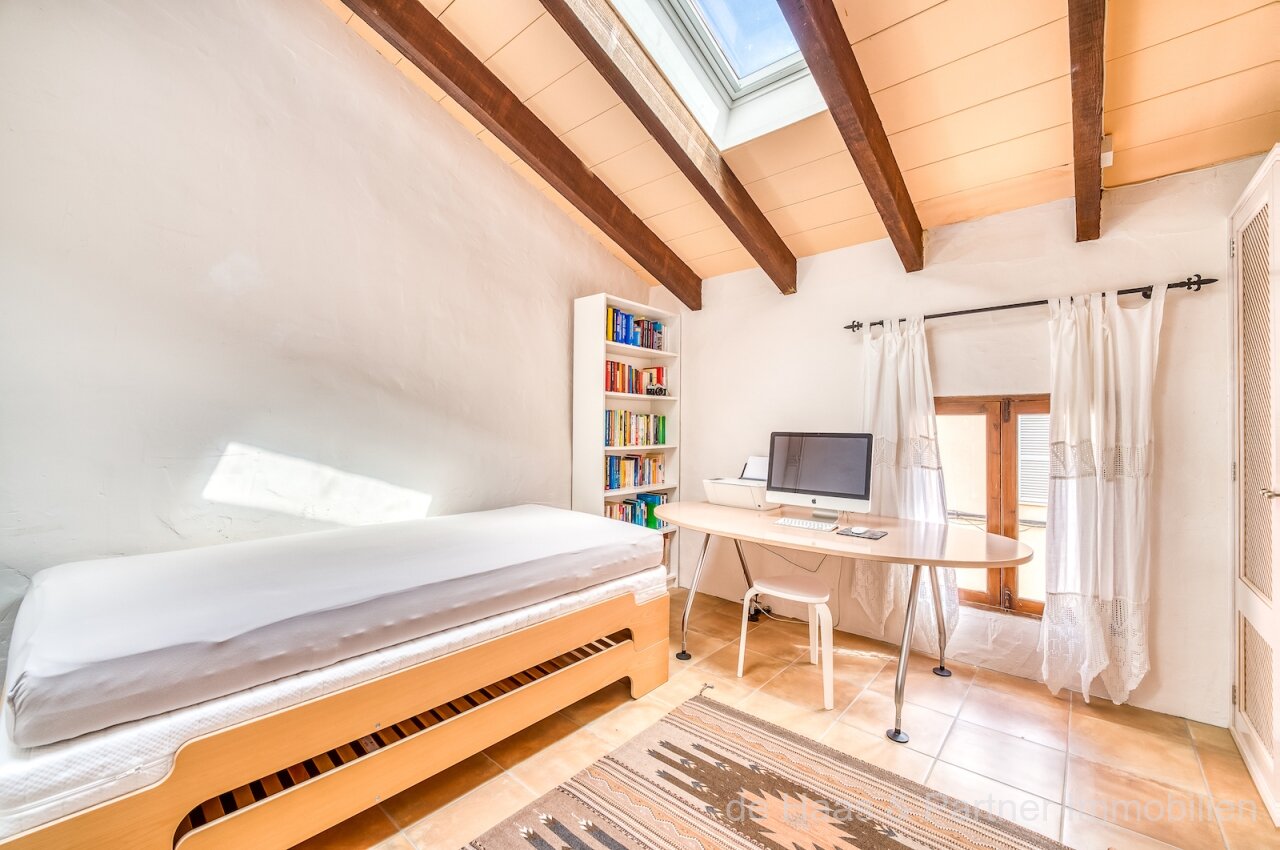 Casa individual con excelentes instalaciones y hermoso patio