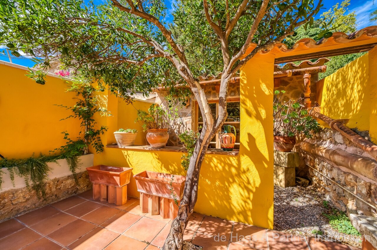 Casa individual con excelentes instalaciones y hermoso patio