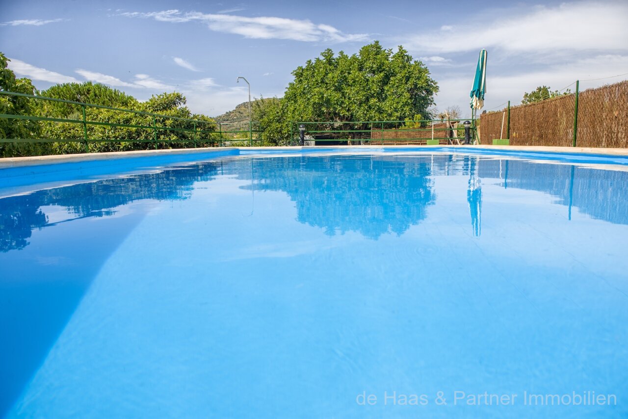 Encantadora finca en un hermoso lugar con piscina