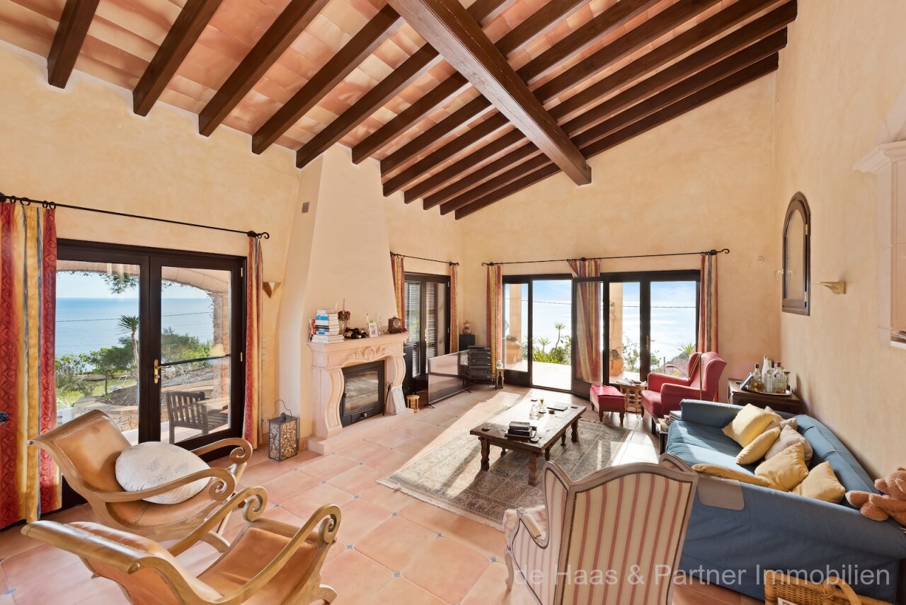 Mediterrane Villa mit atemberaubendem Meerblick