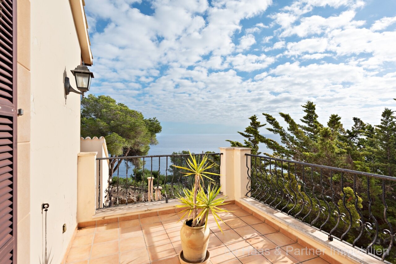 Mediterrane Villa mit atemberaubendem Meerblick