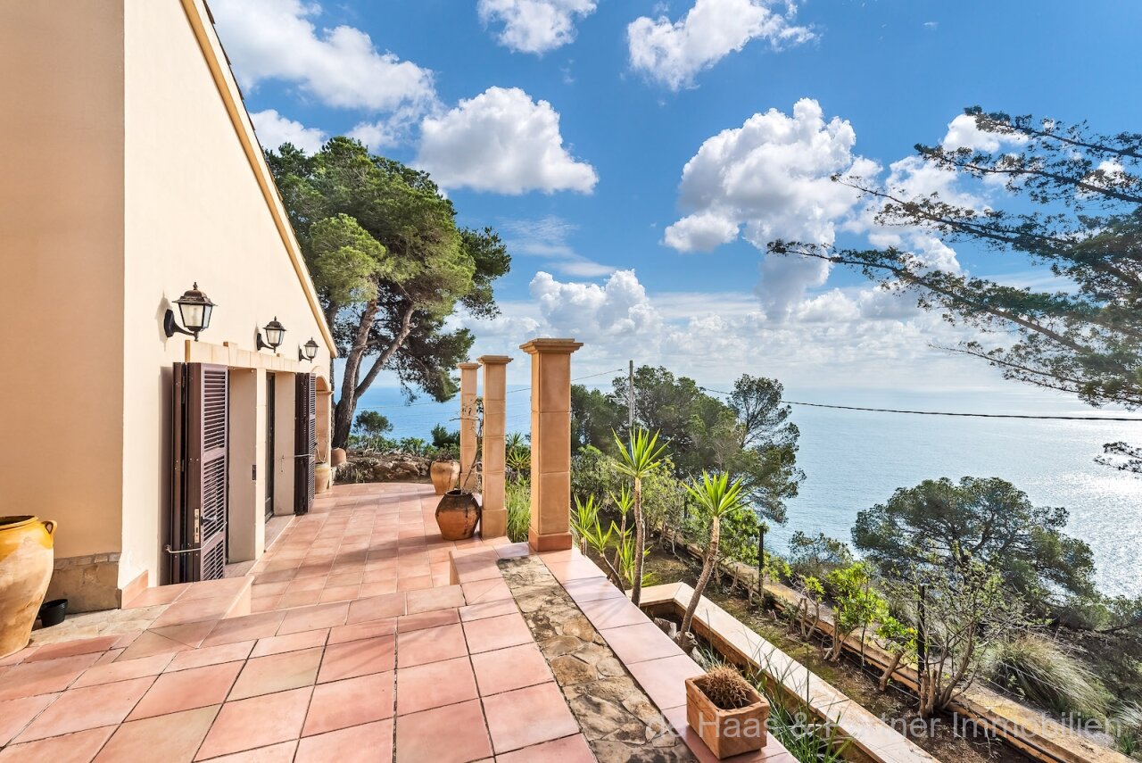 Mediterrane Villa mit atemberaubendem Meerblick