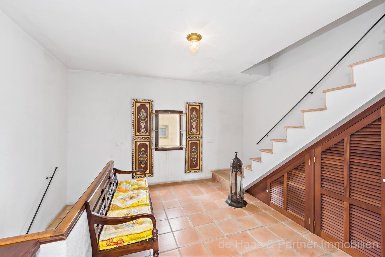 Encantadora casa de pueblo con gran patio, piscina y azotea