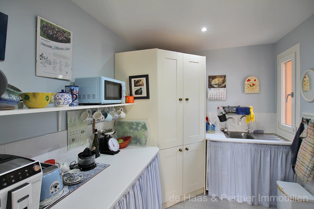 Finca en posición ligeramente elevada con hermosas vistas al paisaje