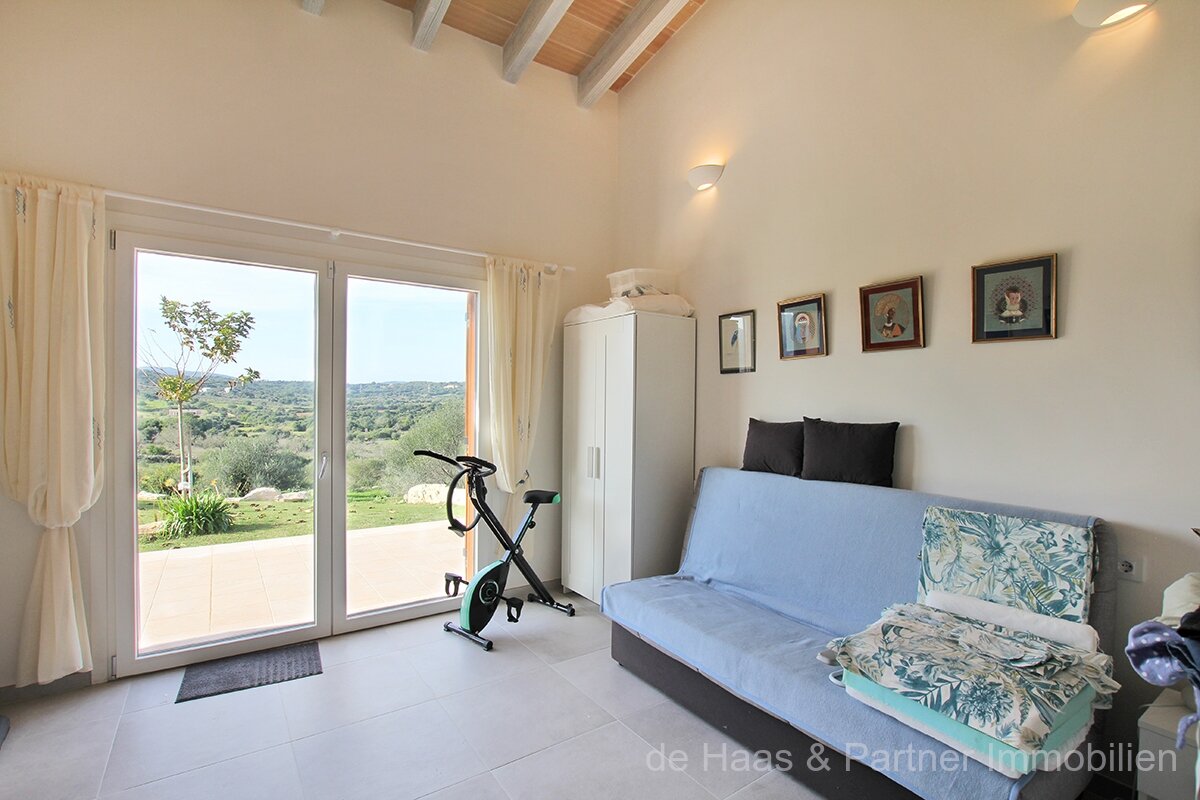 Finca en posición ligeramente elevada con hermosas vistas al paisaje