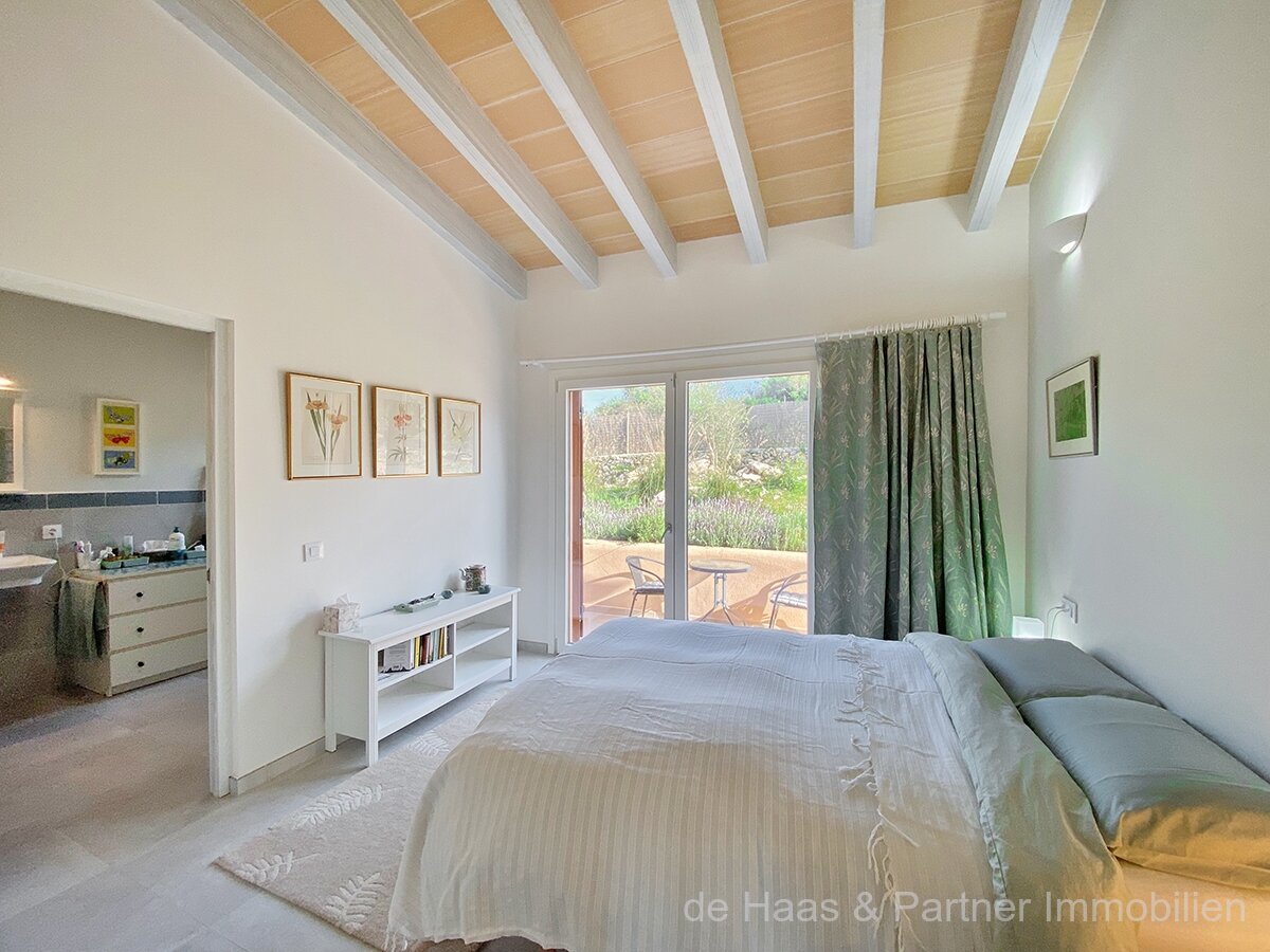 Finca en posición ligeramente elevada con hermosas vistas al paisaje