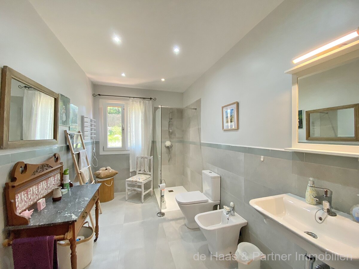 Finca en posición ligeramente elevada con hermosas vistas al paisaje