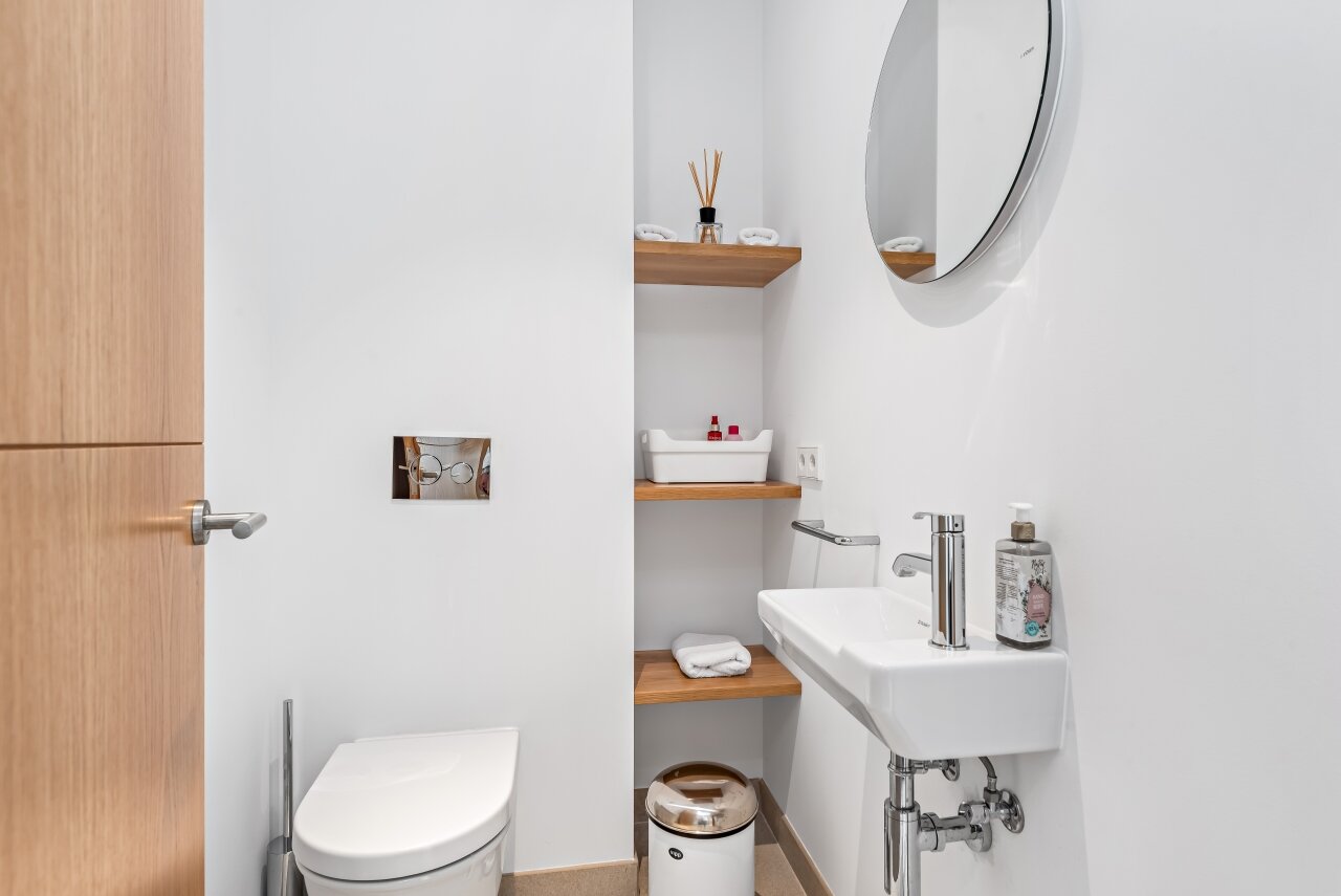 Chalet de nueva construcción con fantásticas vistas al mar y a una playa natural.