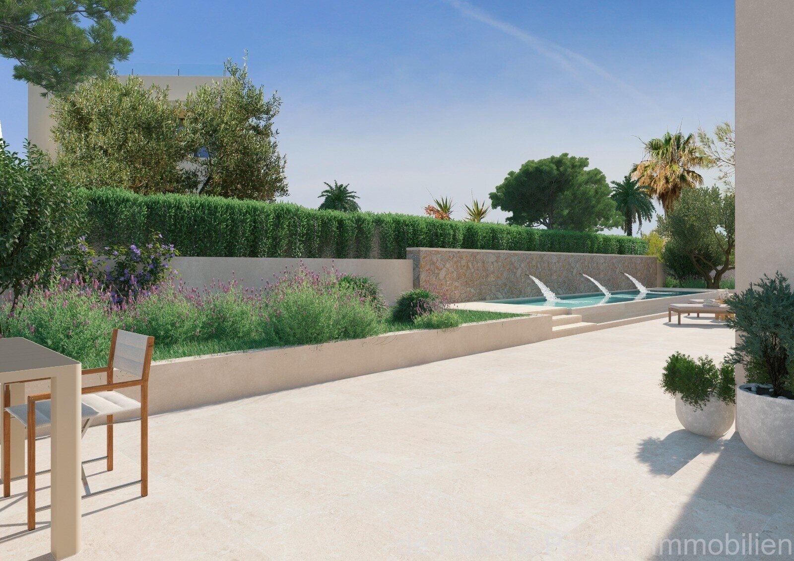 Gran casa directamente en el puerto con vistas panorámicas sobre la bahía hasta Alcudia.