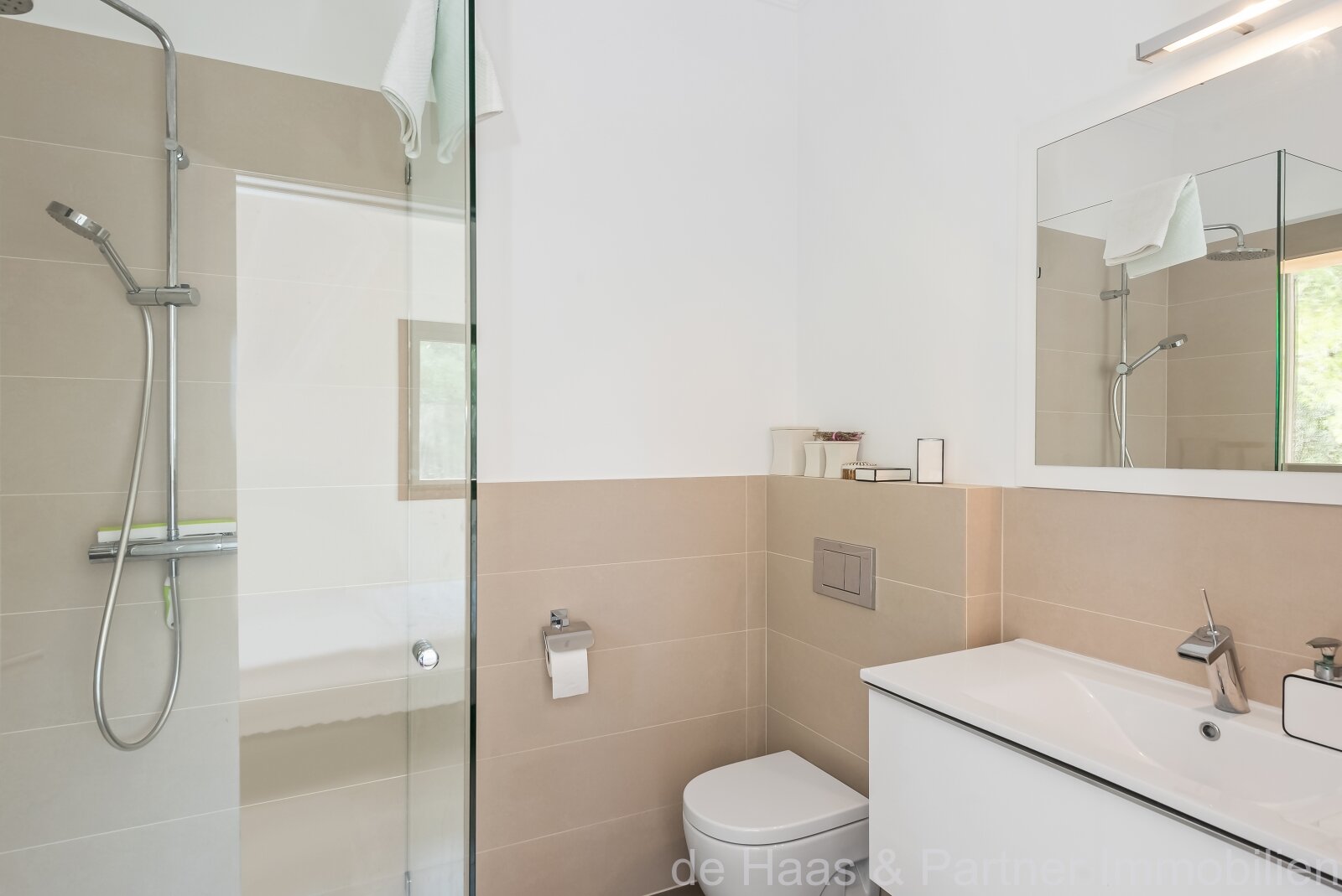 Moderna finca con perfectas vistas sobre Artà hasta el mar con apartamento de invitados y licencia de alquiler