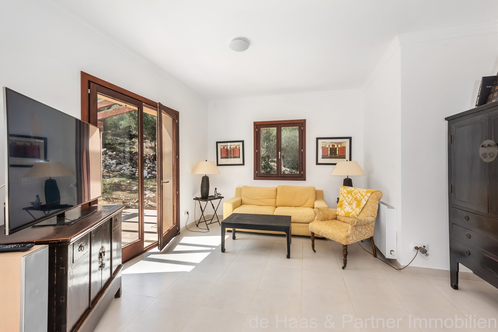 Moderna finca con perfectas vistas sobre Artà hasta el mar con apartamento de invitados y licencia de alquiler