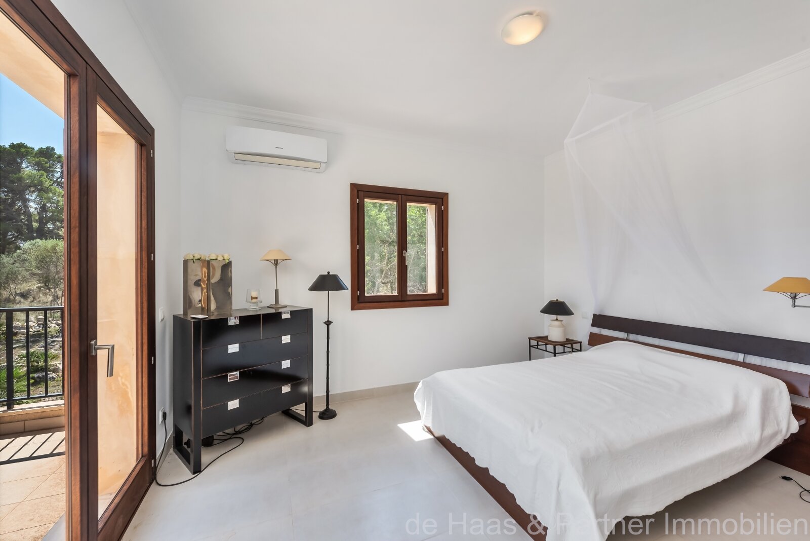 Moderna finca con perfectas vistas sobre Artà hasta el mar con apartamento de invitados y licencia de alquiler