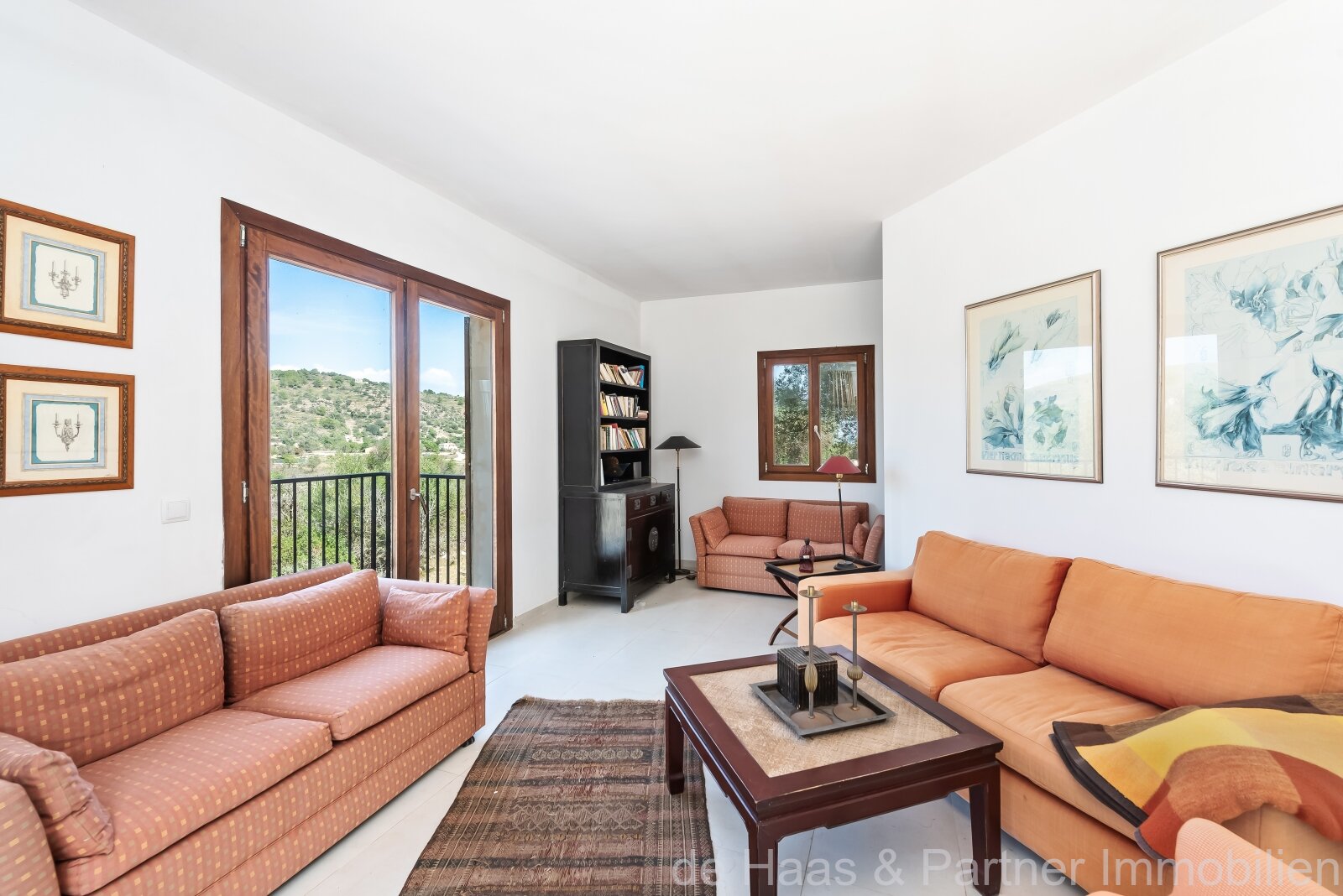 Moderna finca con perfectas vistas sobre Artà hasta el mar con apartamento de invitados y licencia de alquiler