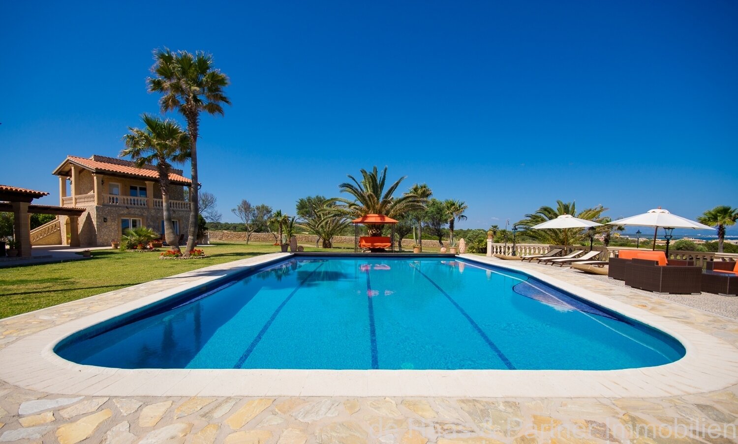 Finca de lujo en muy buena ubicación con perfectas vistas al mar