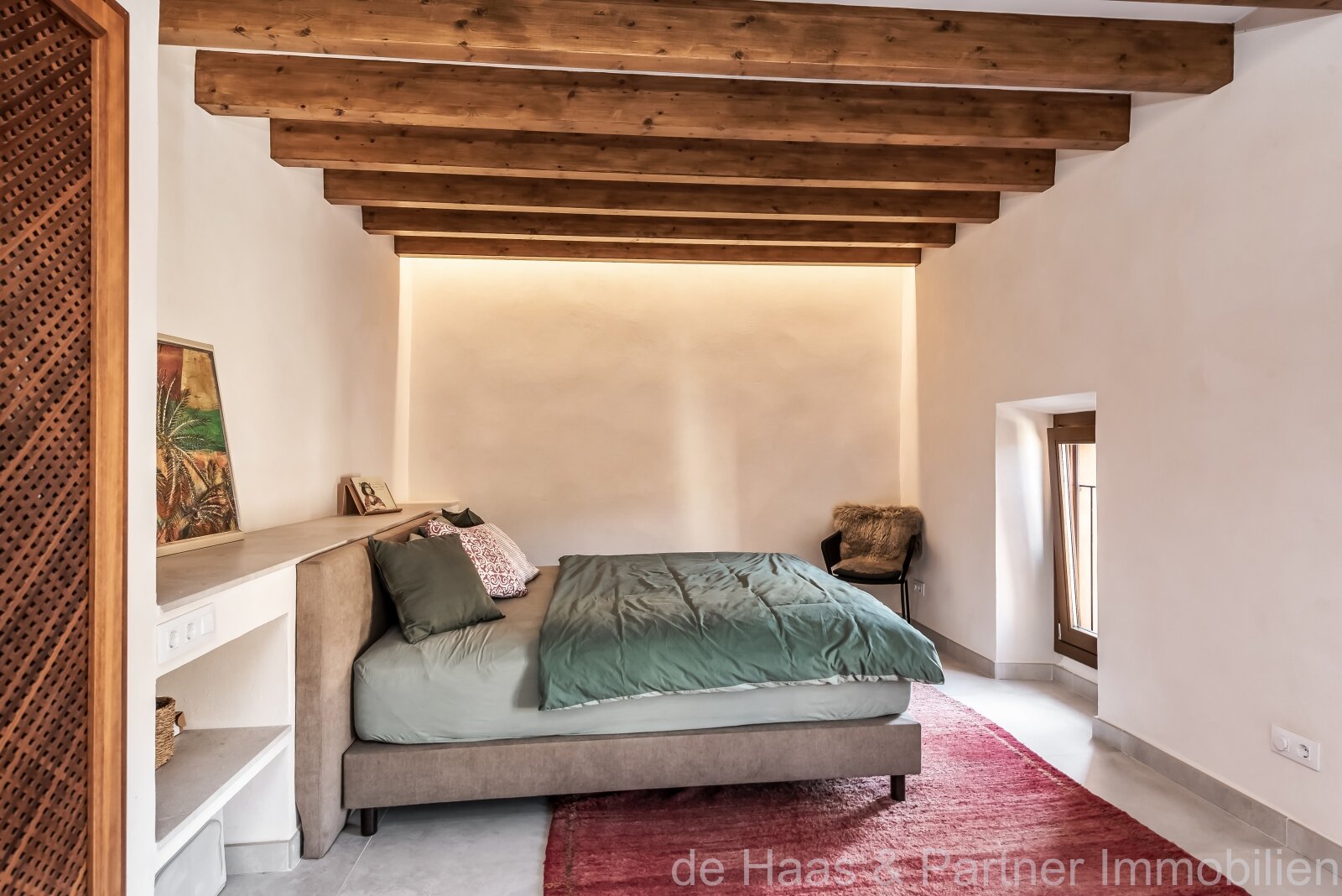 Casa adosada de diseño en el corazón de Capdepera con fantásticas vistas al mar