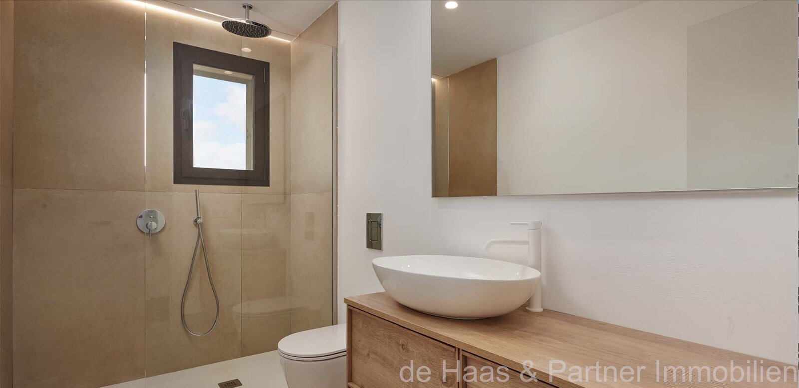 Finca con preciosas vistas al mar a la costa este