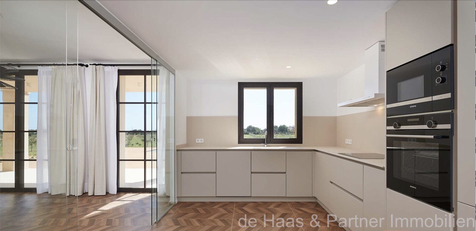 Finca con preciosas vistas al mar a la costa este