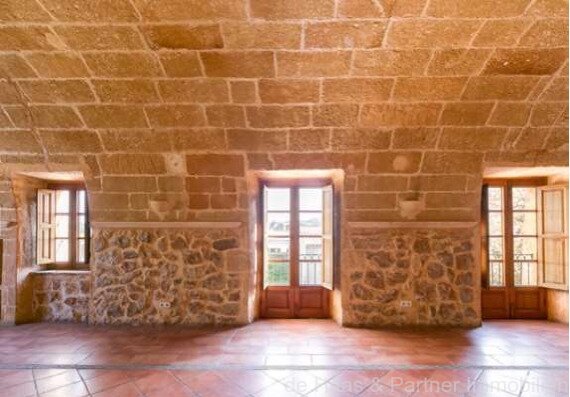 Molino histórico en ubicación céntrica con licencia de restaurante