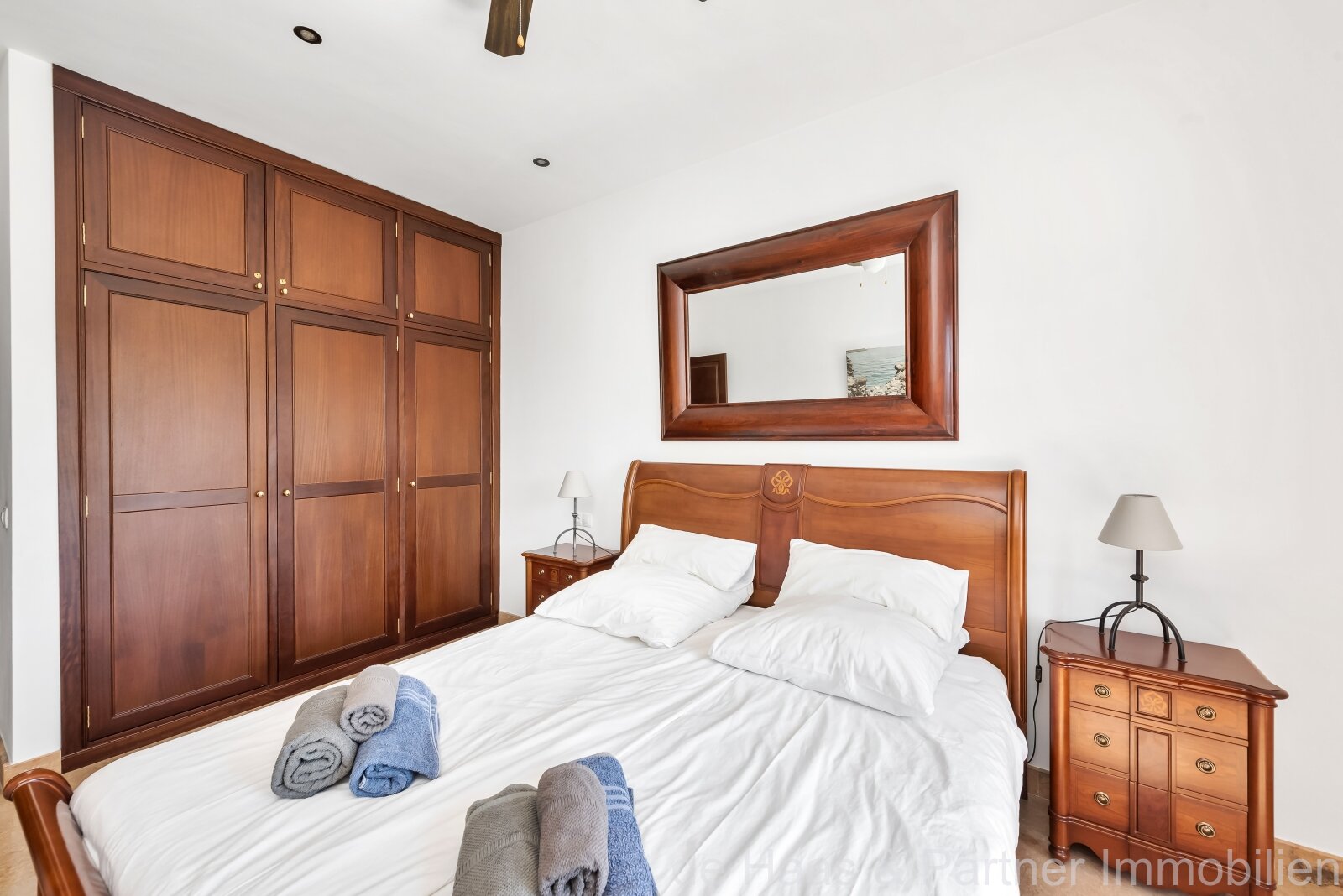 Excelente finca de piedra natural con una zona exterior extraordinaria y licencia de alquiler