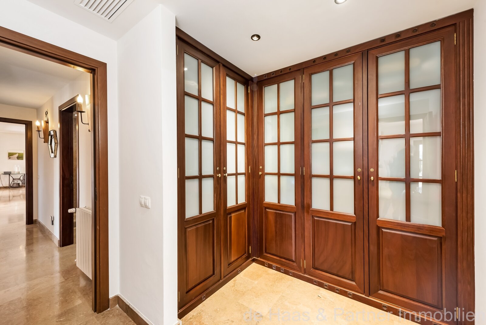 Excelente finca de piedra natural con una zona exterior extraordinaria y licencia de alquiler